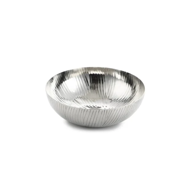 The Small Shallow Serving Dish is a compact, stylish, and functional dish designed for serving a variety of dishes. Its shallow design makes it suitable for appetizers, salads, and other small servings. This dish is a practical and aesthetically pleasing addition to your serveware collection.Stylish Stainless Steel Serving Bowl: Introducing the Stainless Steel Serving Bowl from the Rhythm Garden Series by Jindal, perfect for serving salads, pasta, noodles, and more with elegance and style.