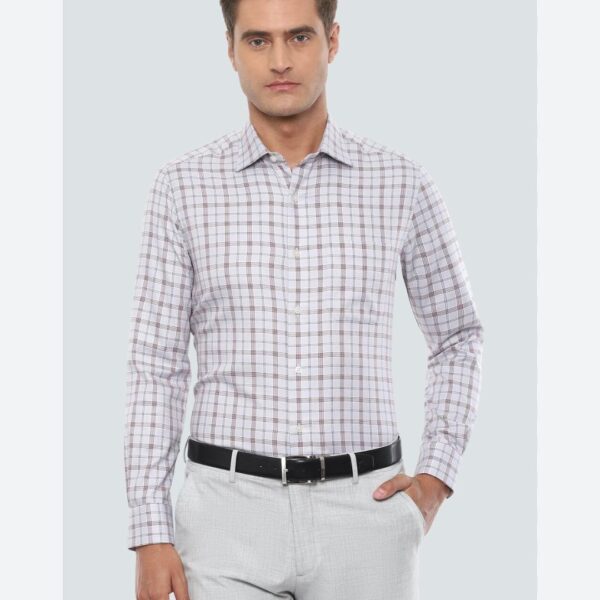 Designed with a classic regular fit, this shirt offers comfort and a timeless look. The high-quality fabric ensures a smooth and comfortable feel against the skin, making it suitable for long hours of wear during work or formal occasions.Designed with a classic regular fit, this shirt offers comfort and a timeless look. The high-quality fabric ensures a smooth and comfortable feel against the skin, making it suitable for long hours of wear during work or formal occasions.